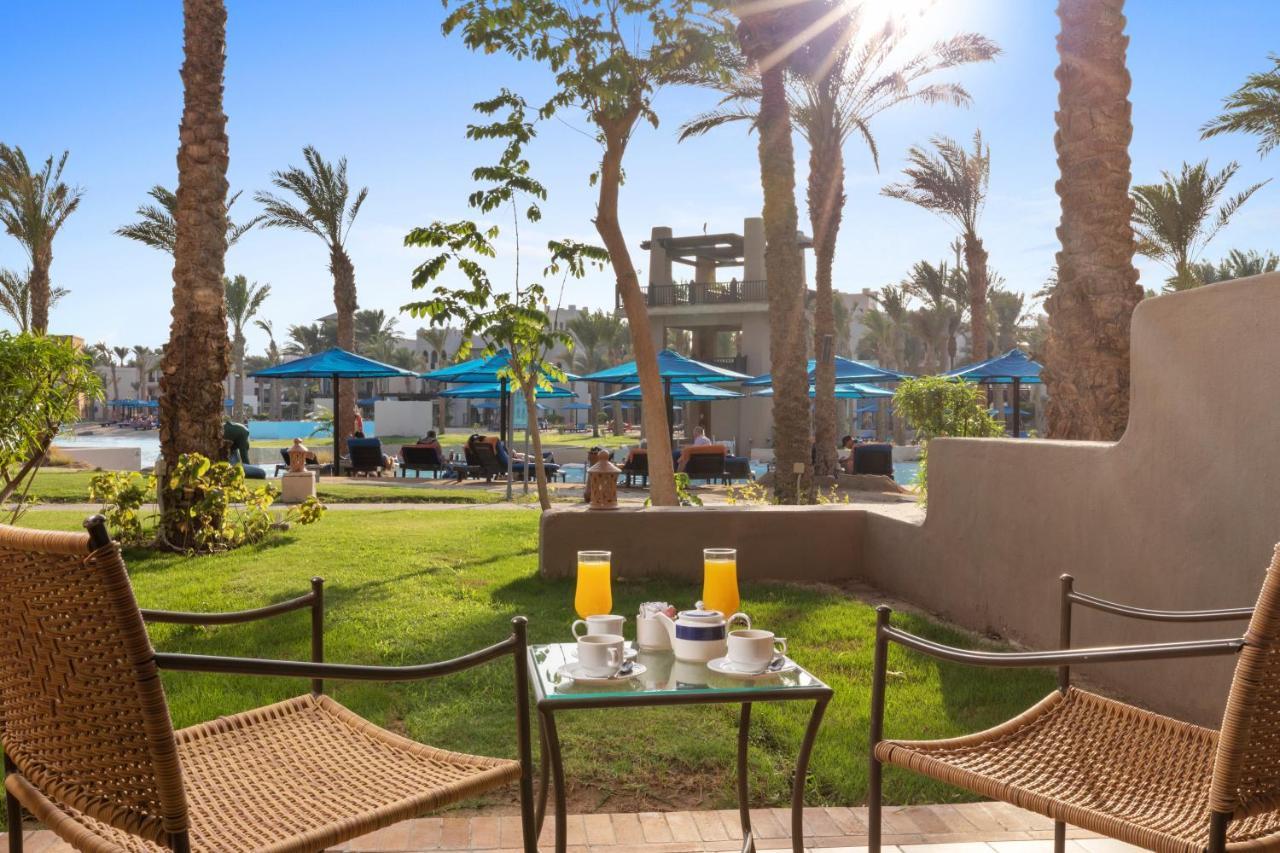 Pickalbatros Sands พอร์ตกาลิบ ภายนอก รูปภาพ The swimming pool at the Hilton Sharm El Sheikh