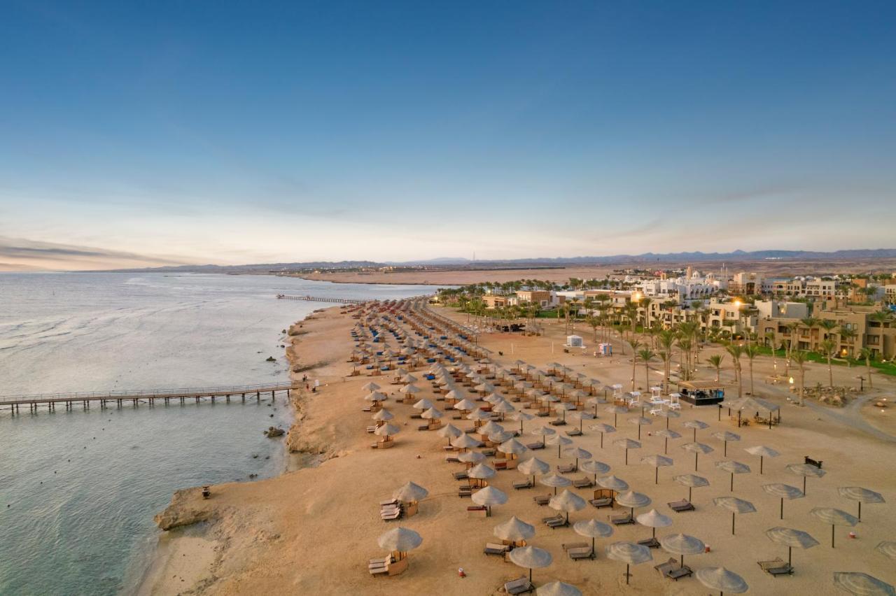 Pickalbatros Sands พอร์ตกาลิบ ภายนอก รูปภาพ Aerial view of the Red Sea coast at Sharm El Sheikh