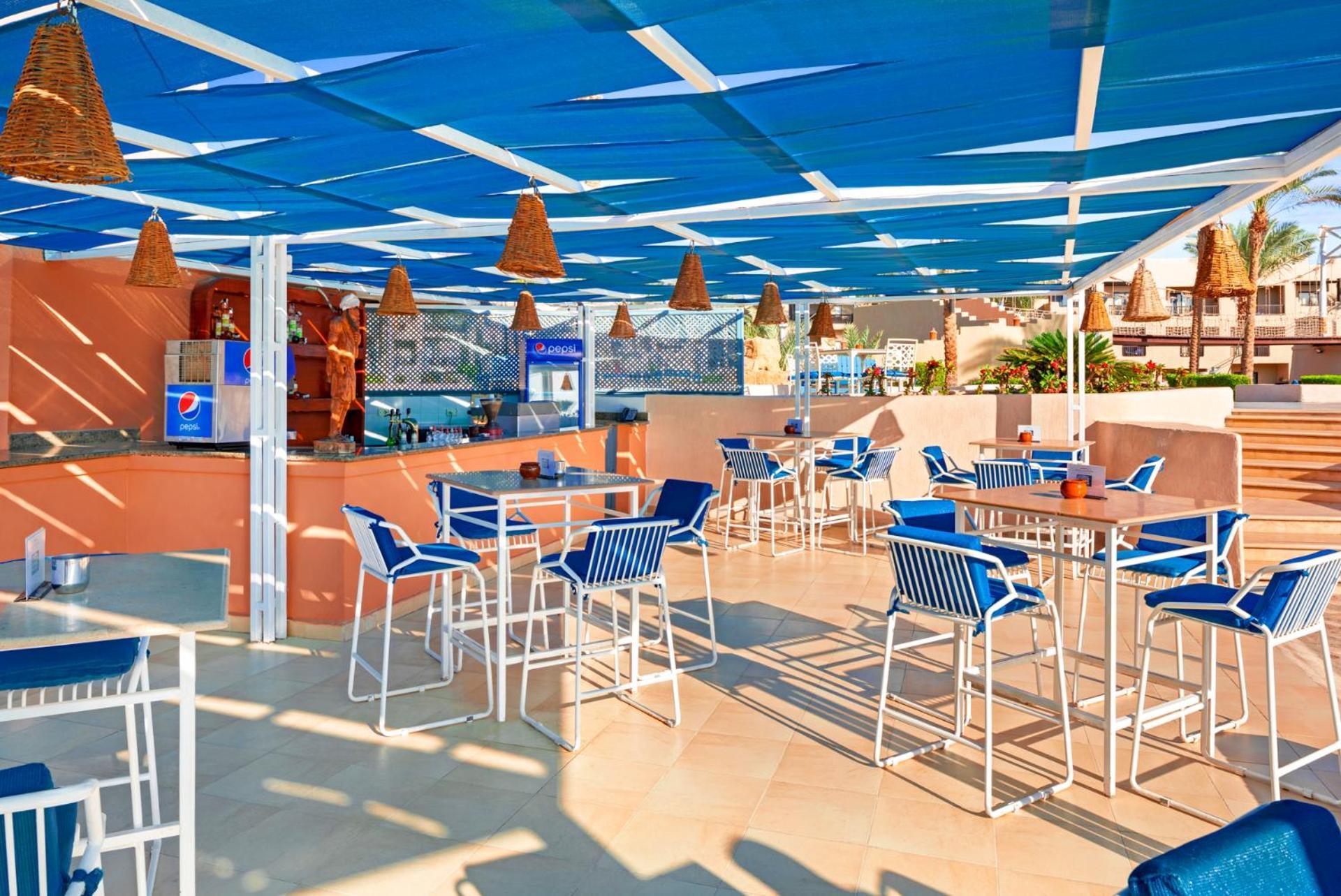 Pickalbatros Sands พอร์ตกาลิบ ภายนอก รูปภาพ The pool bar at the Sheraton Jumeirah